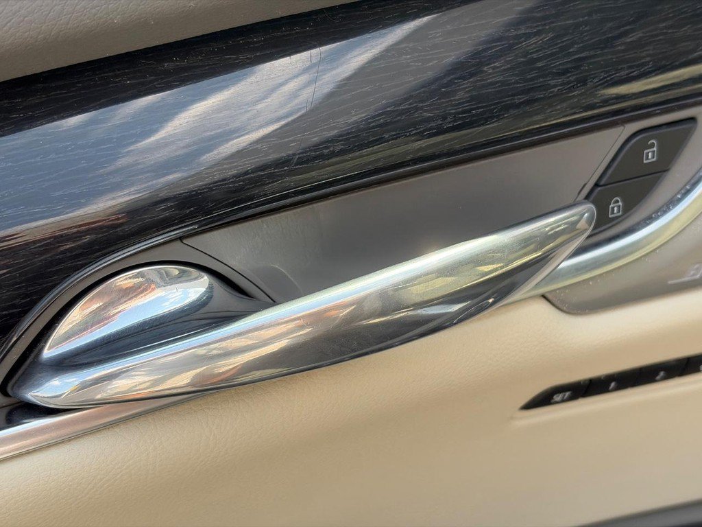 Certified 2023 Cadillac XT6 Premium Luxury AWD/4WD image 18