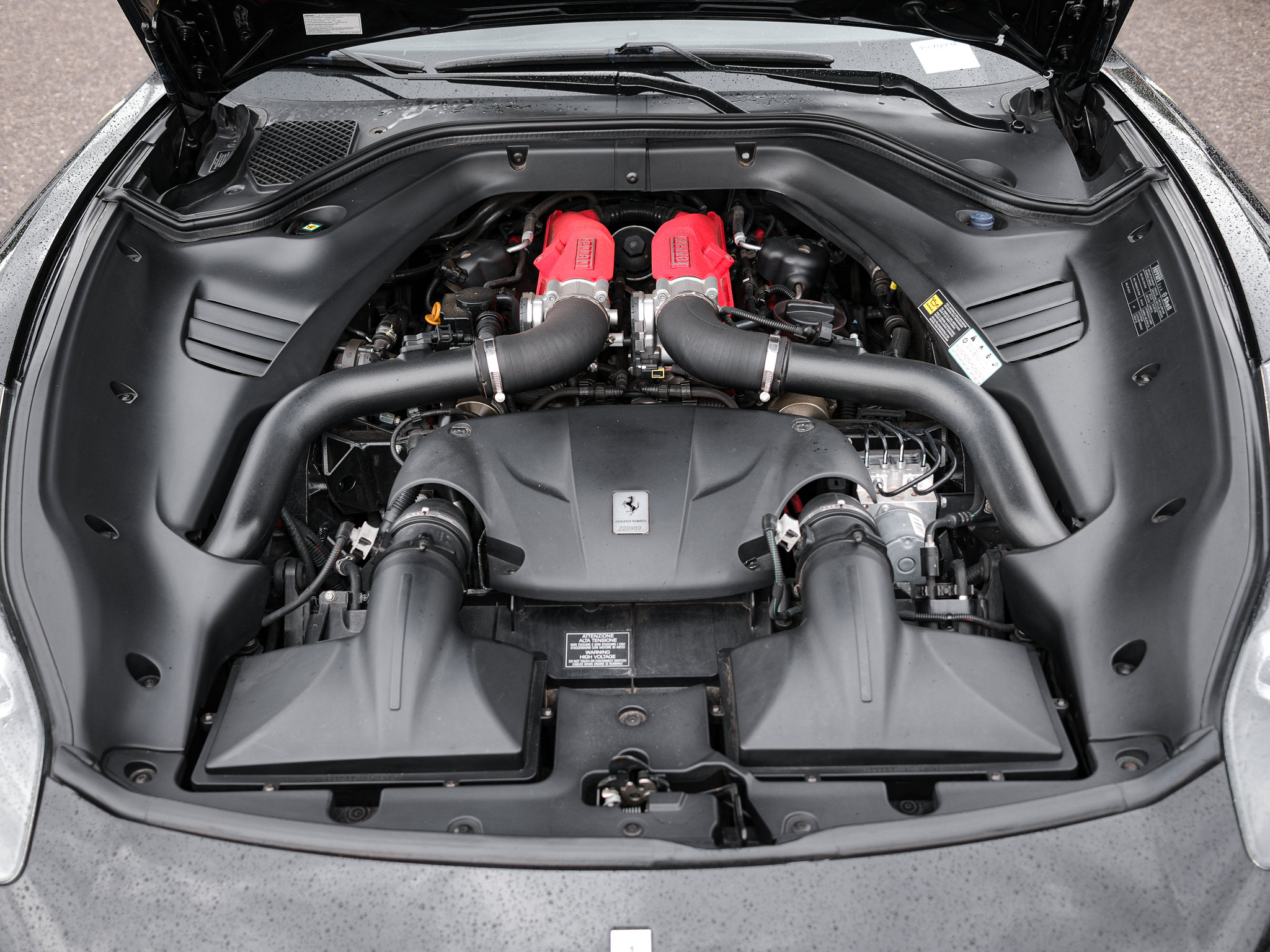 Used 2017 Ferrari California T RWD image 39