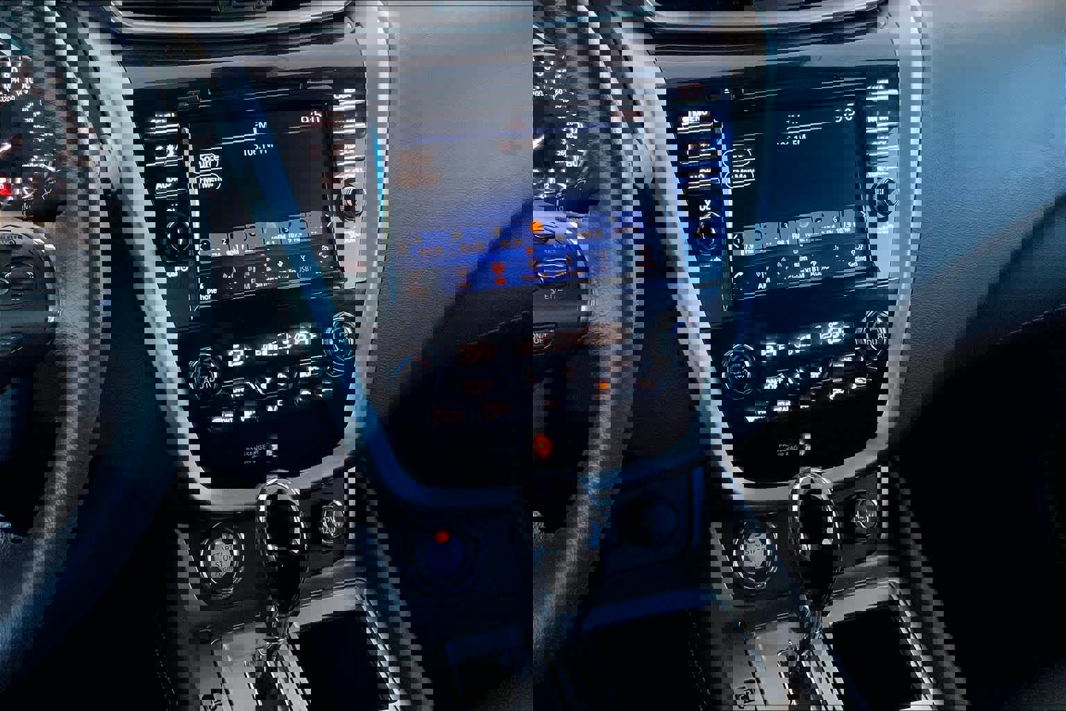 Used 2022 Nissan Murano SV w/ SV Midnight Edition Package image 6