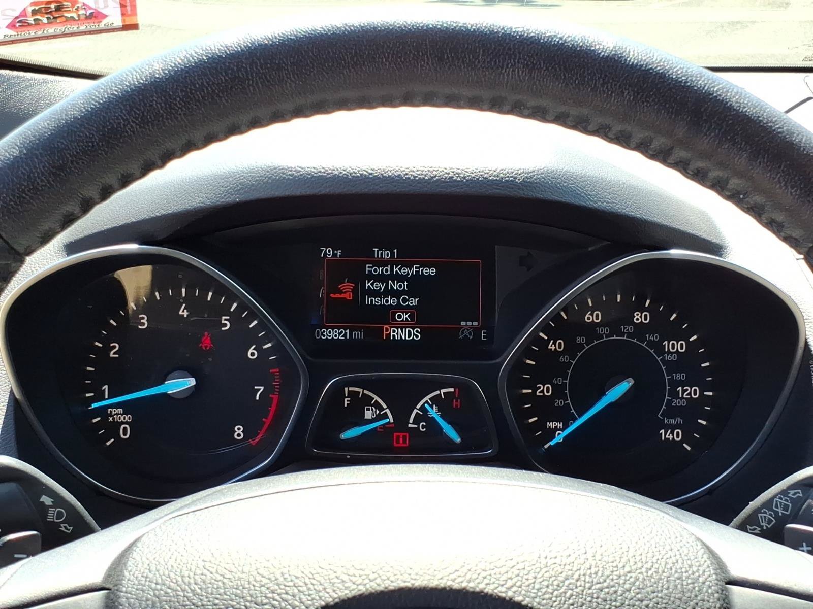 Used 2017 Ford Escape Titanium AWD/4WD image 17