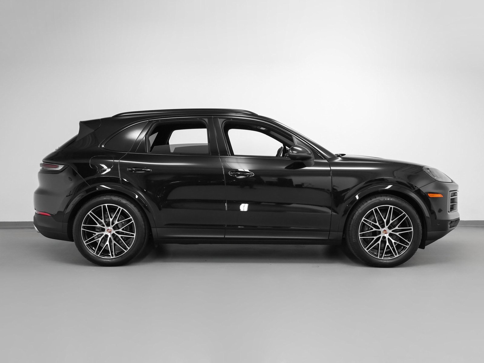 Used 2025 Porsche Cayenne image 13