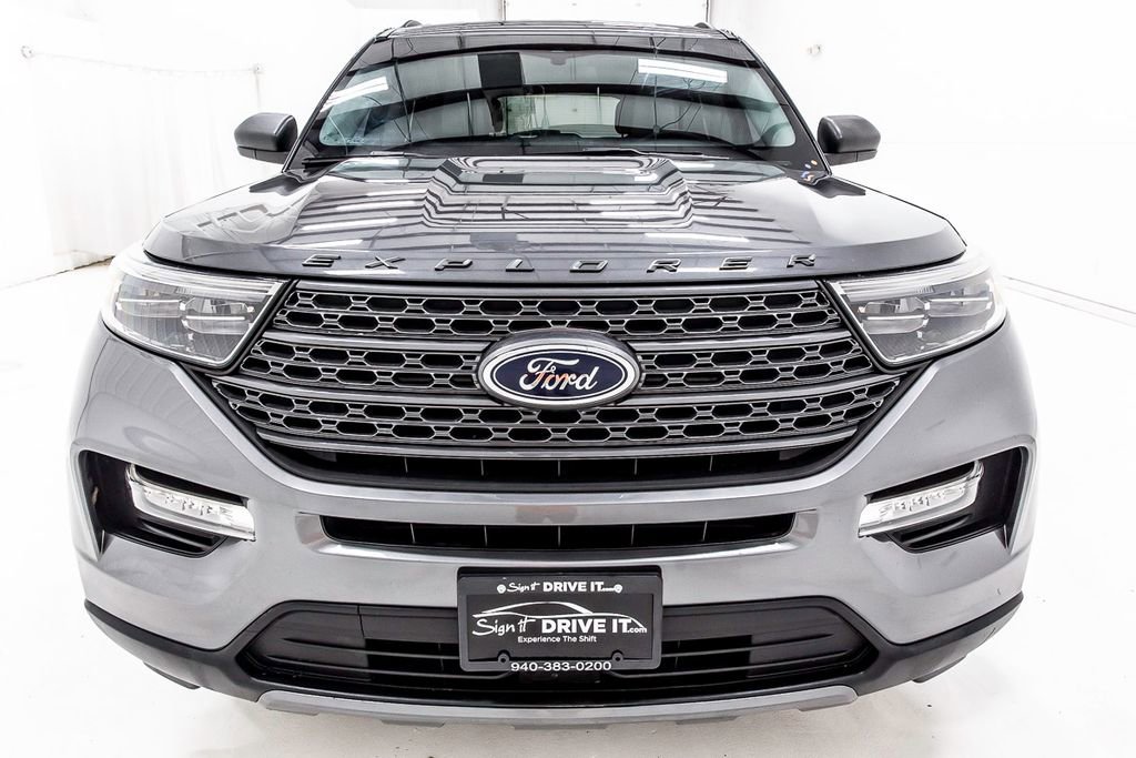 Used 2021 Ford Explorer XLT w/ Equipment Group 202A image 8
