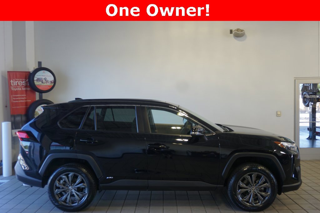 Certified 2024 Toyota RAV4 XLE Premium image 2