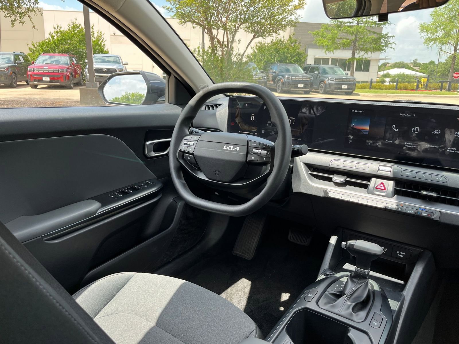 Used 2025 Kia K4 LXS image 37