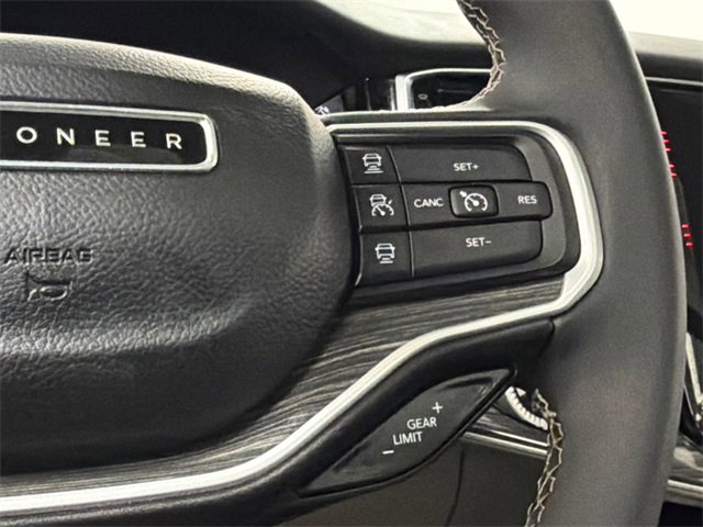 Used 2022 Jeep Wagoneer Series III w/ Premium Group I image 25