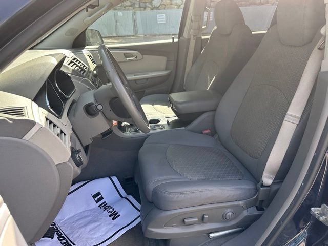 Used 2011 Chevrolet Traverse LT w/ Personal Connectivity Package AWD/4WD image 11