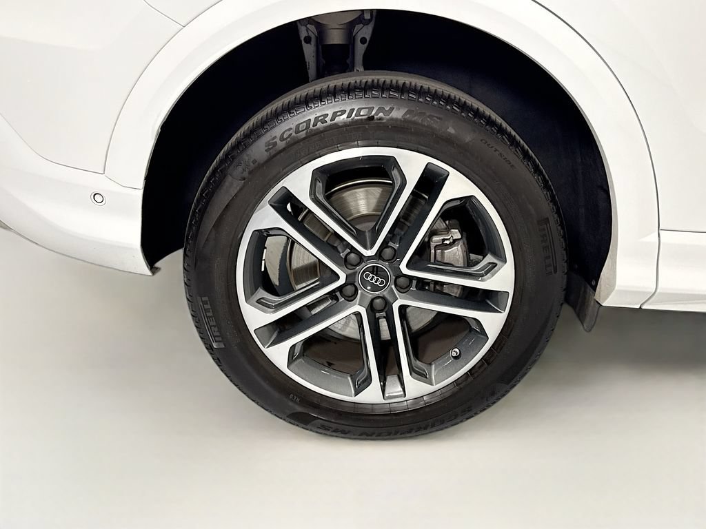 Used 2025 Audi Q5 Premium w/ Convenience Package AWD/4WD image 34