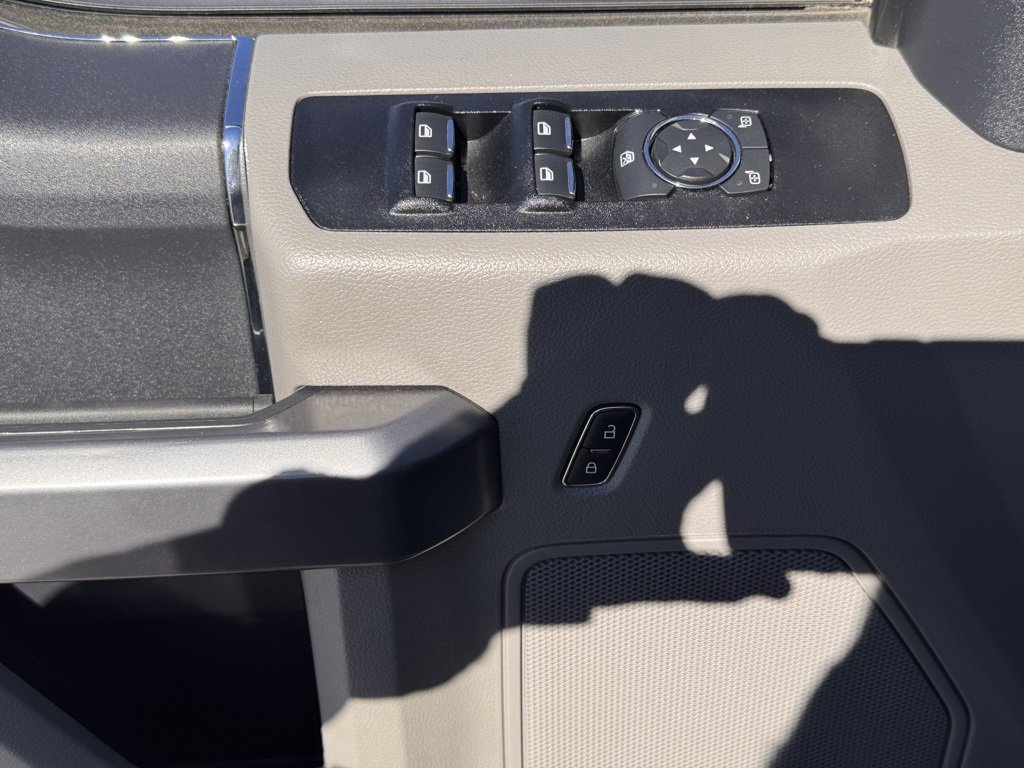 Used 2022 Ford F550 2WD Crew Cab Super Duty image 15