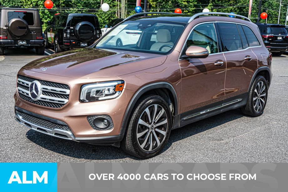 Used 2022 Mercedes-Benz GLB 250 4MATIC w/ Premium Package Lite image 3