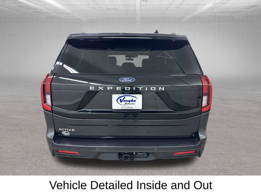Used 2025 Ford Expedition Active AWD/4WD image 11
