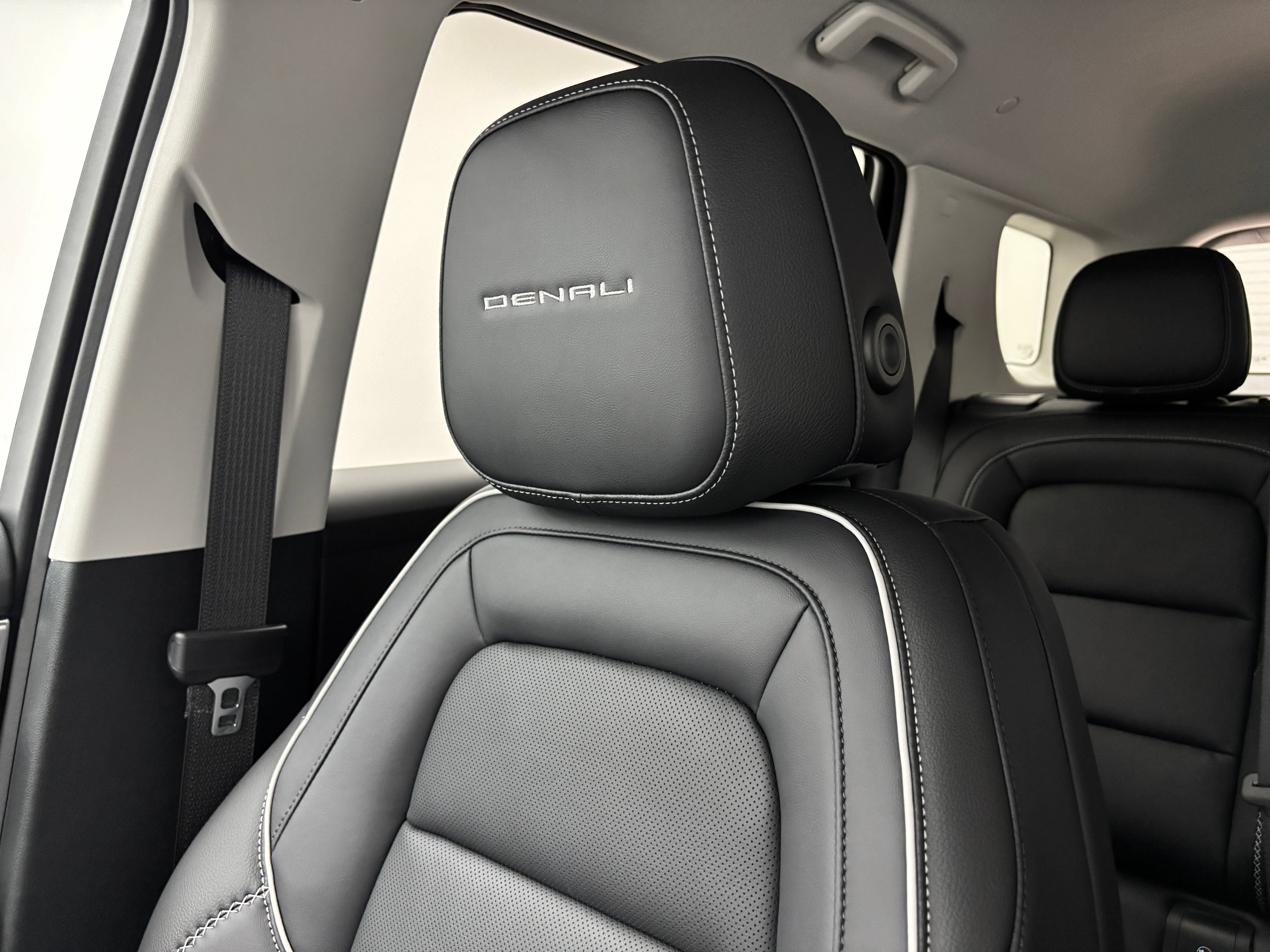 New 2027 GMC Terrain Denali w/ LPO, Floor Liner Package AWD/4WD image 43