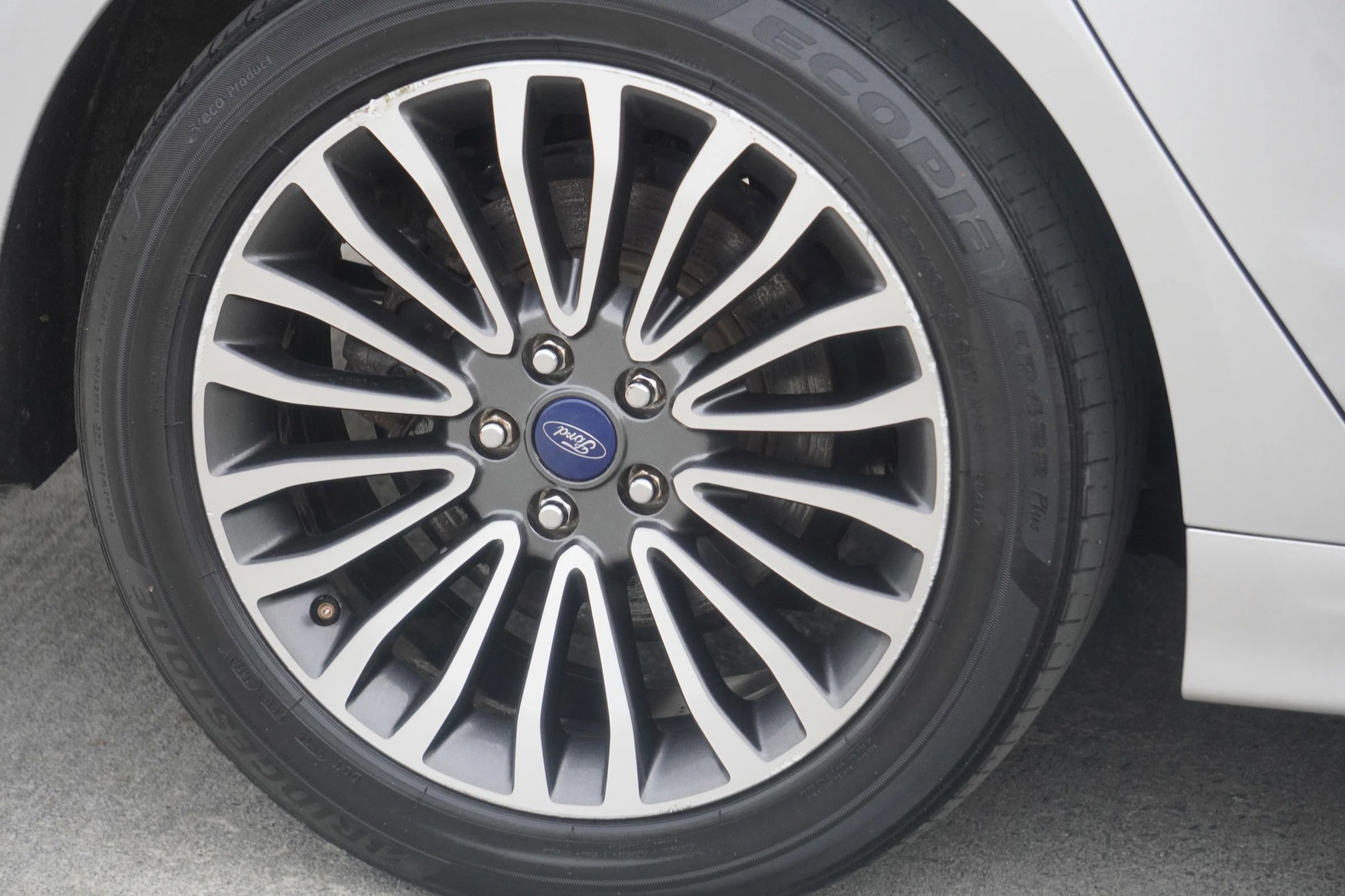 Used 2017 Ford Fusion SE image 26