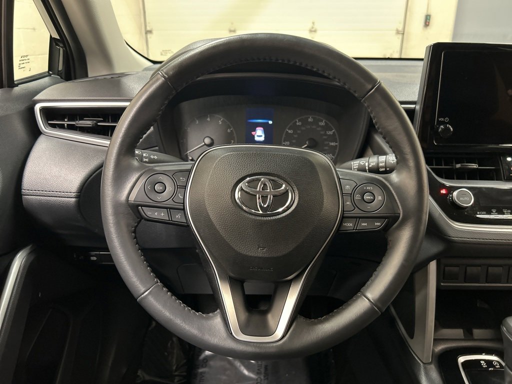 Used 2024 Toyota Corolla Cross LE image 16