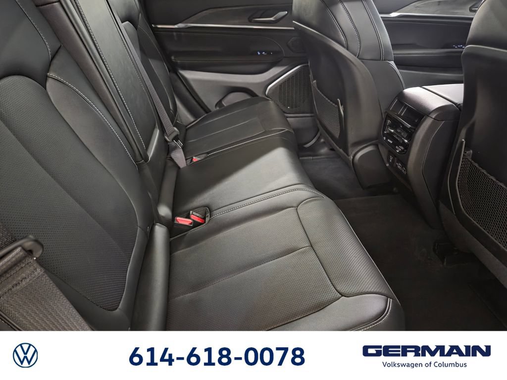 Used 2023 Jeep Grand Cherokee Overland AWD/4WD image 21