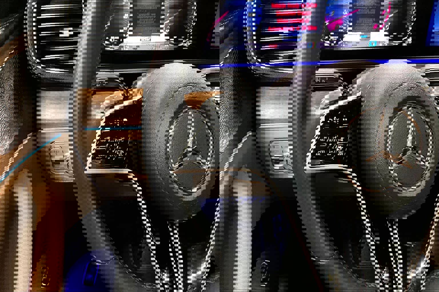 Used 2024 Mercedes-Benz GLE 450 4MATIC image 23