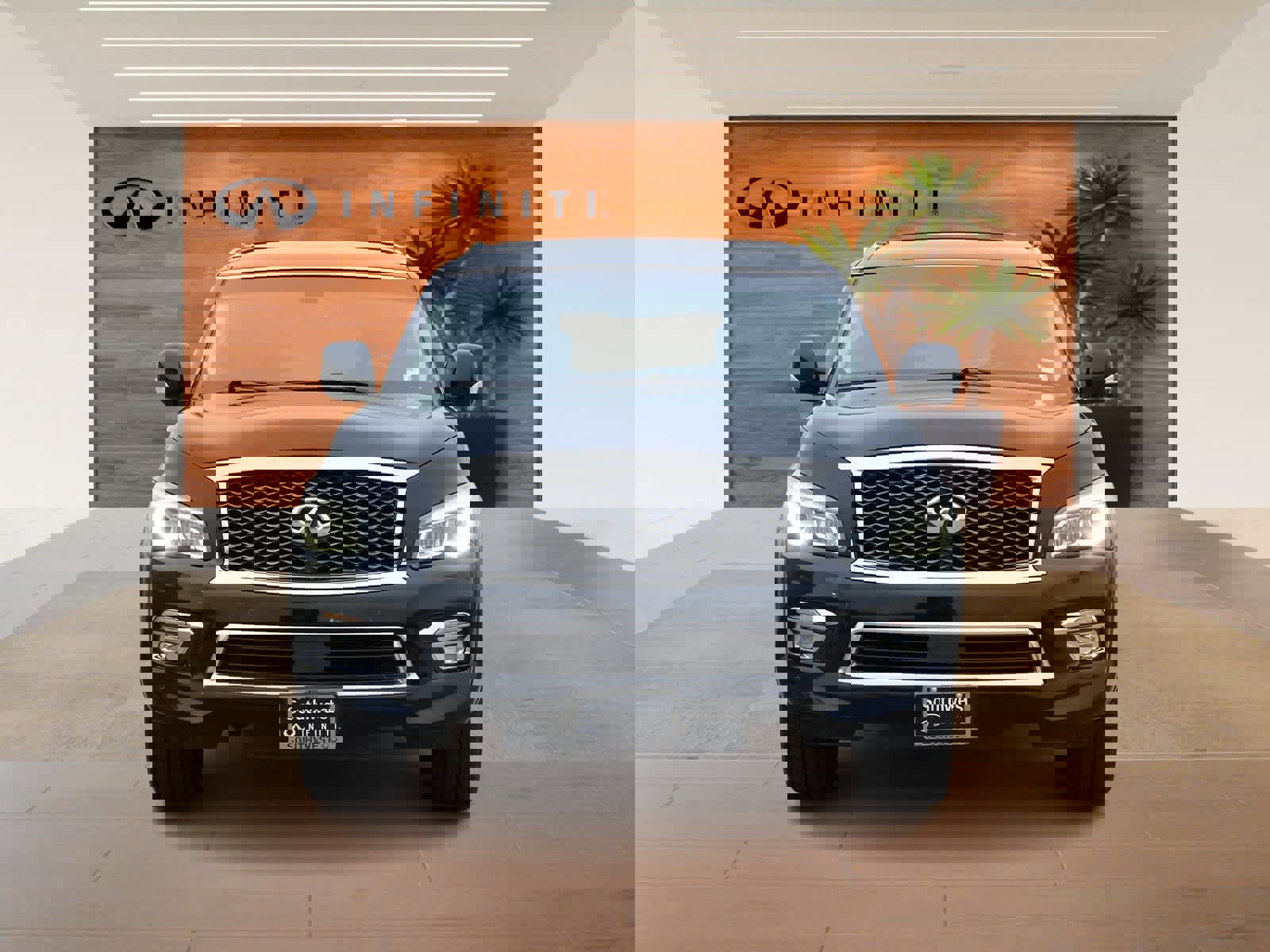 Used 2015 INFINITI QX80 Luxe w/ 22" Wheel Package image 2