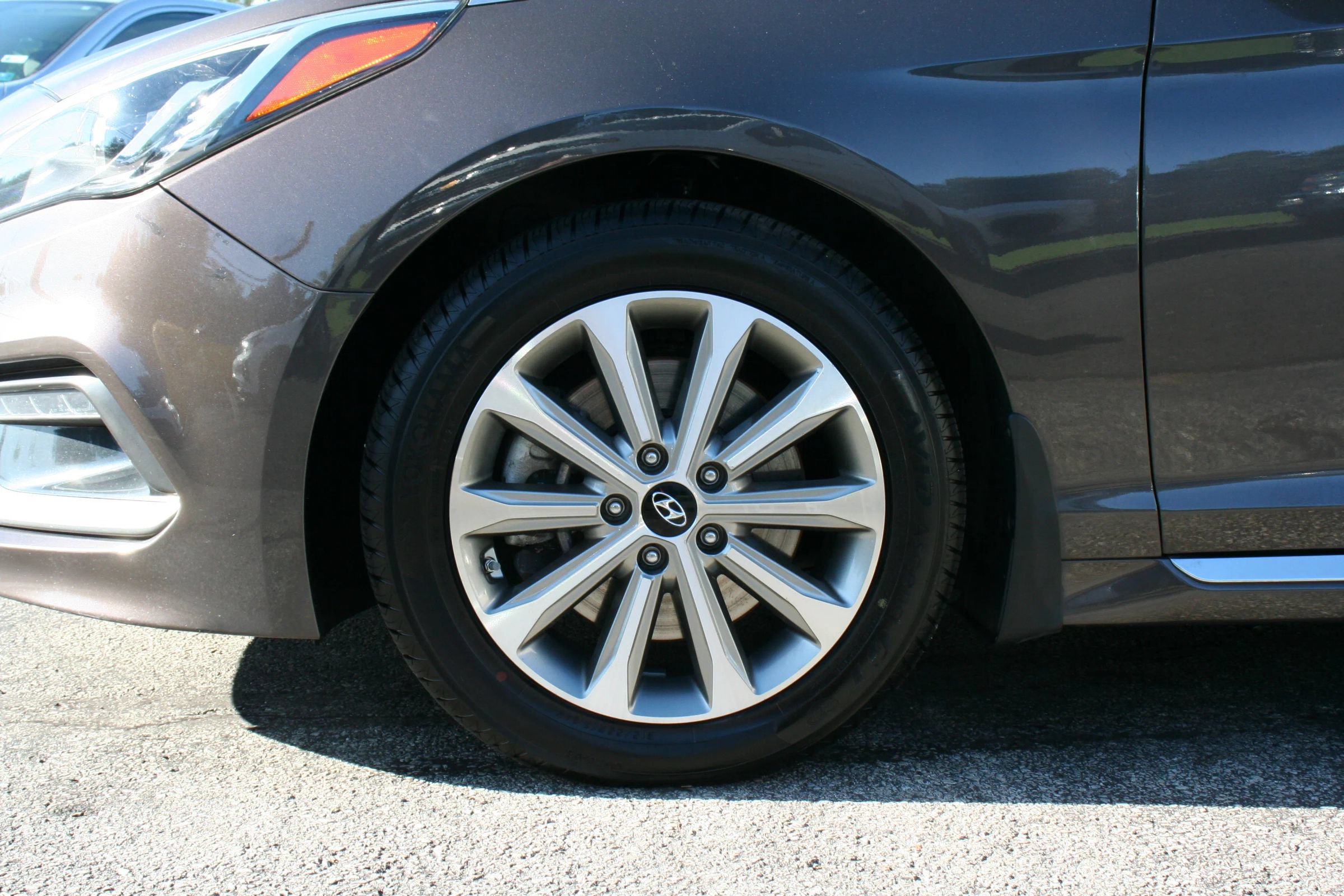 Used 2016 Hyundai Sonata Limited w/ Option Group 05 FWD image 11