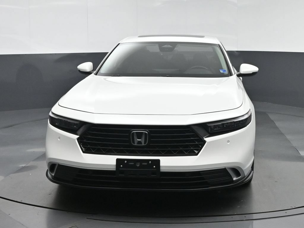 Used 2023 Honda Accord Touring image 2
