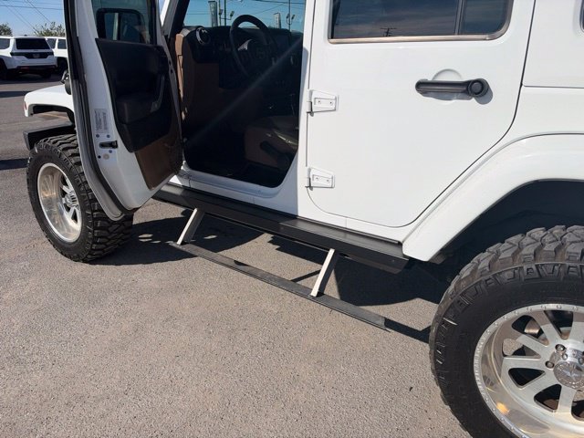 Used 2015 Jeep Wrangler Unlimited Sahara w/ Connectivity Group AWD/4WD image 7