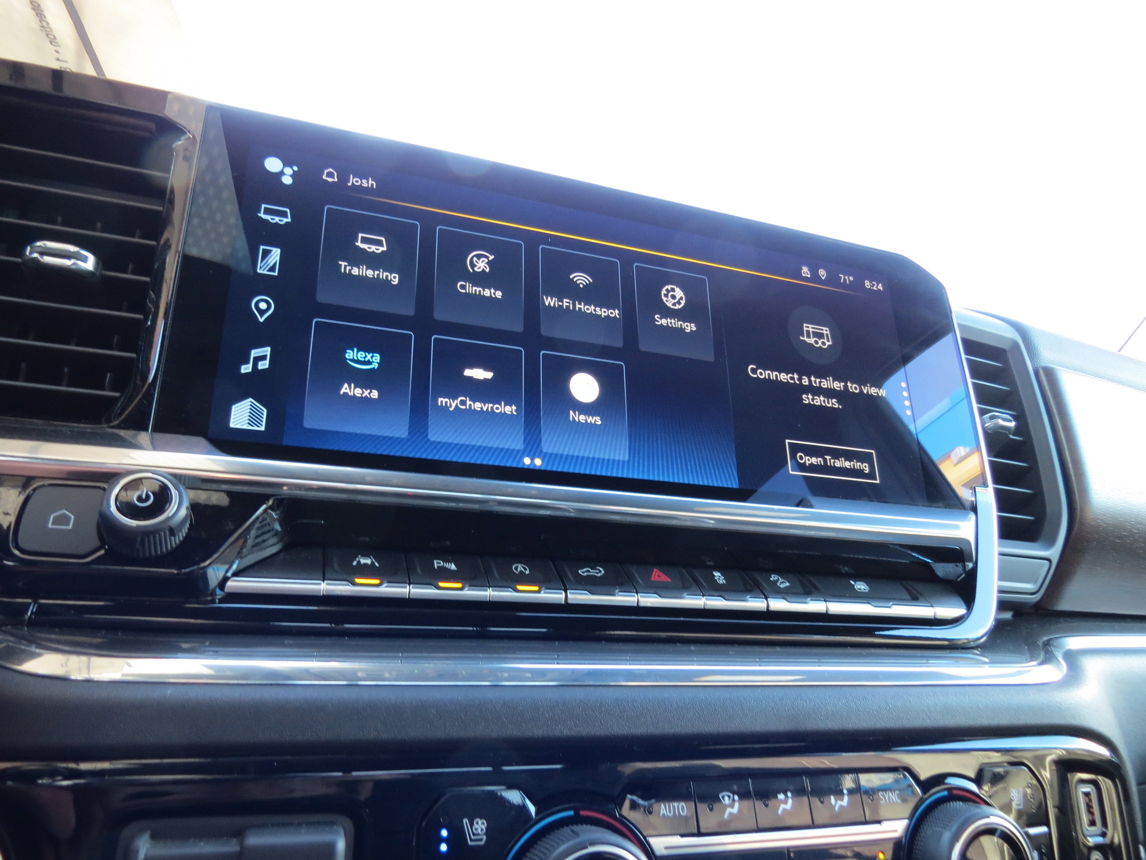 Used 2024 Chevrolet Silverado 1500 High Country w/ Technology Package AWD/4WD image 29