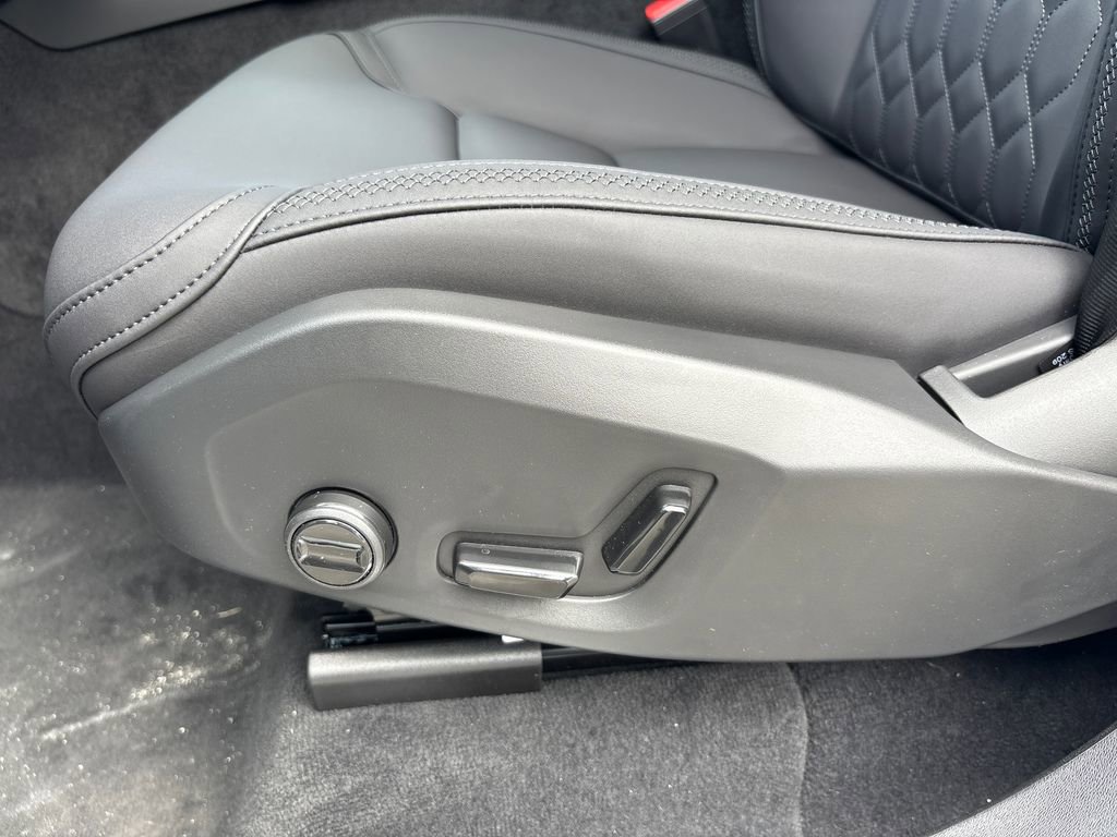 New 2026 Volvo XC90 T8 Core image 6
