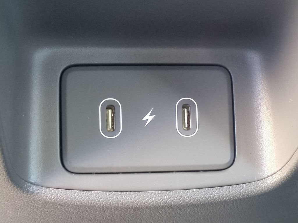 Used 2025 Hyundai Elantra Hybrid FWD image 15