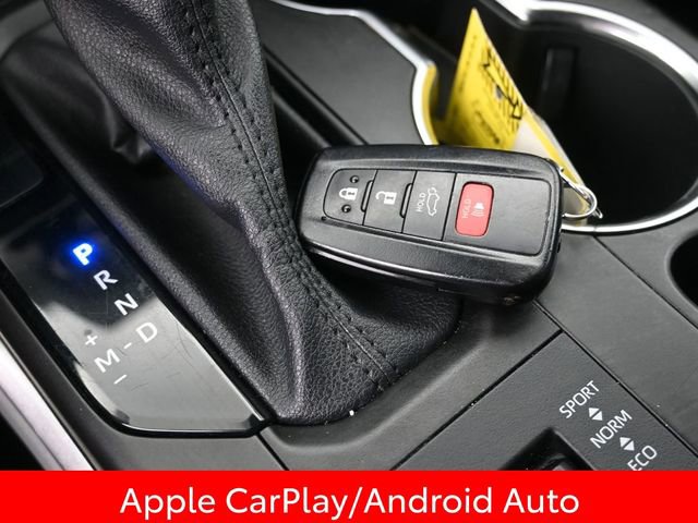 Used 2021 Toyota Highlander LE AWD/4WD image 17