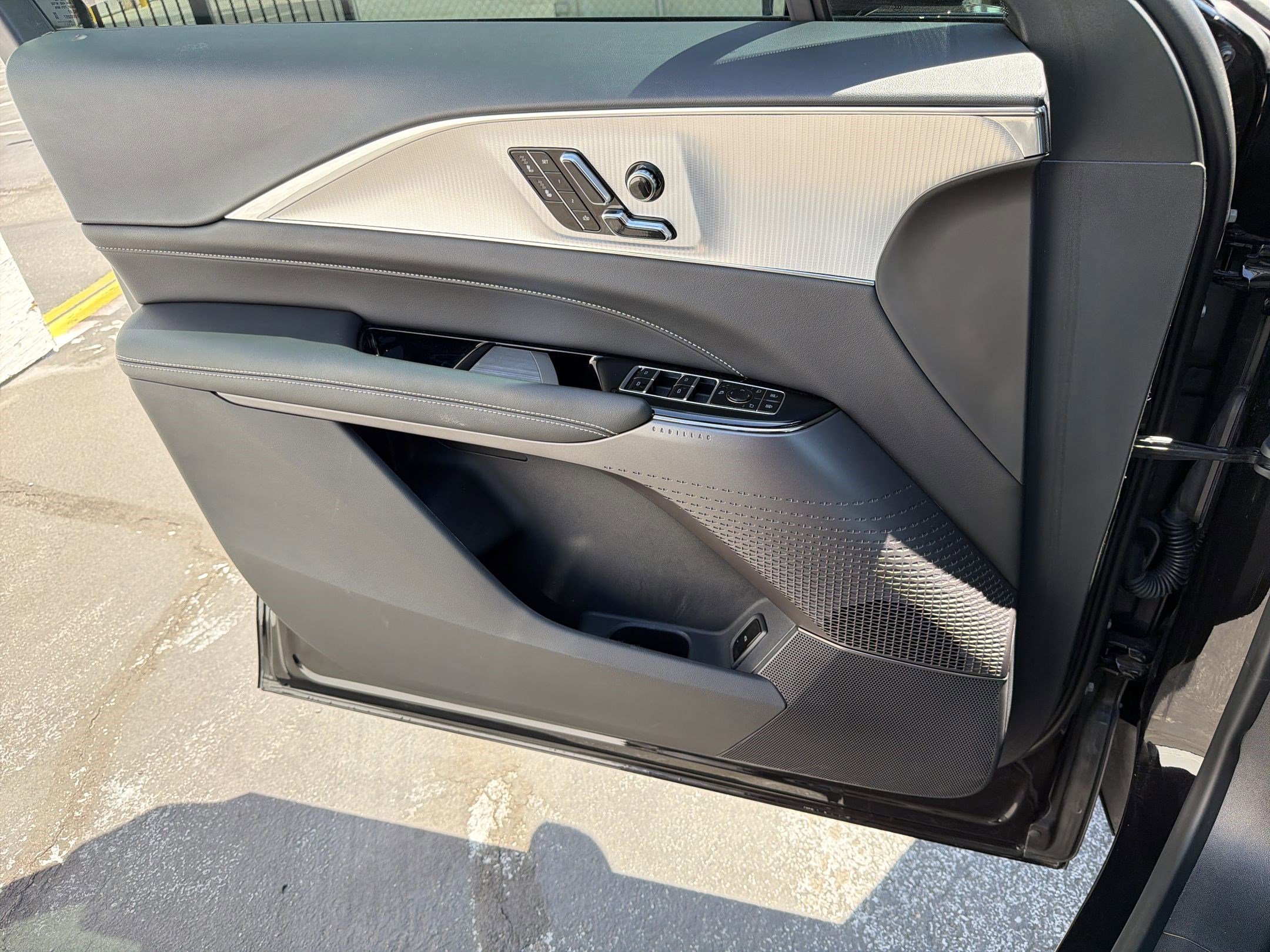 Certified 2024 Cadillac Lyriq Tech w/ Driver Assist Package AWD/4WD image 19