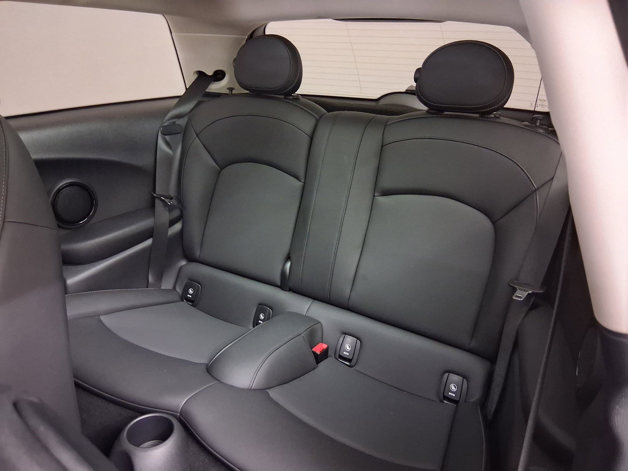 Certified 2024 MINI Cooper 2-Door Hardtop FWD image 29