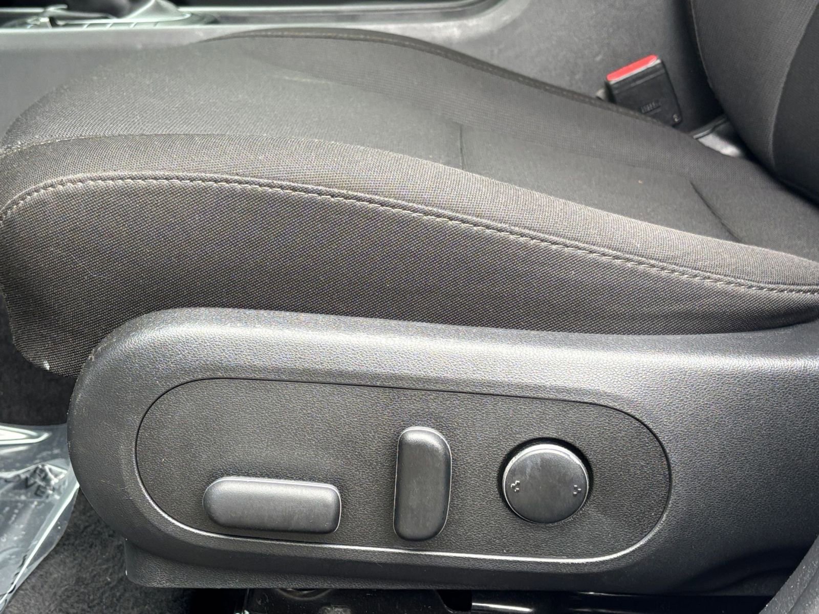 Used 2025 Hyundai Kona SEL image 22