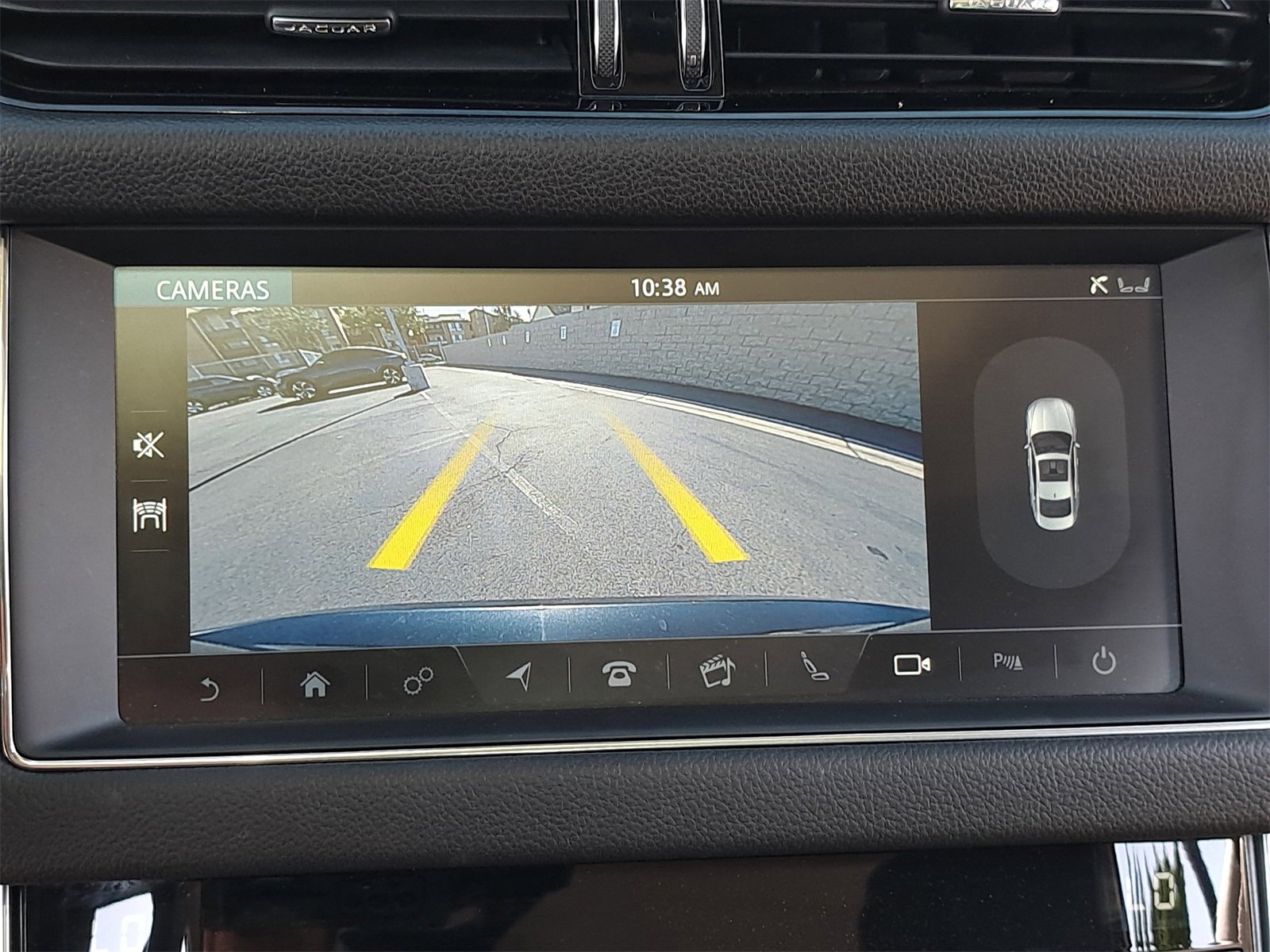 Used 2019 Jaguar XF Prestige image 27