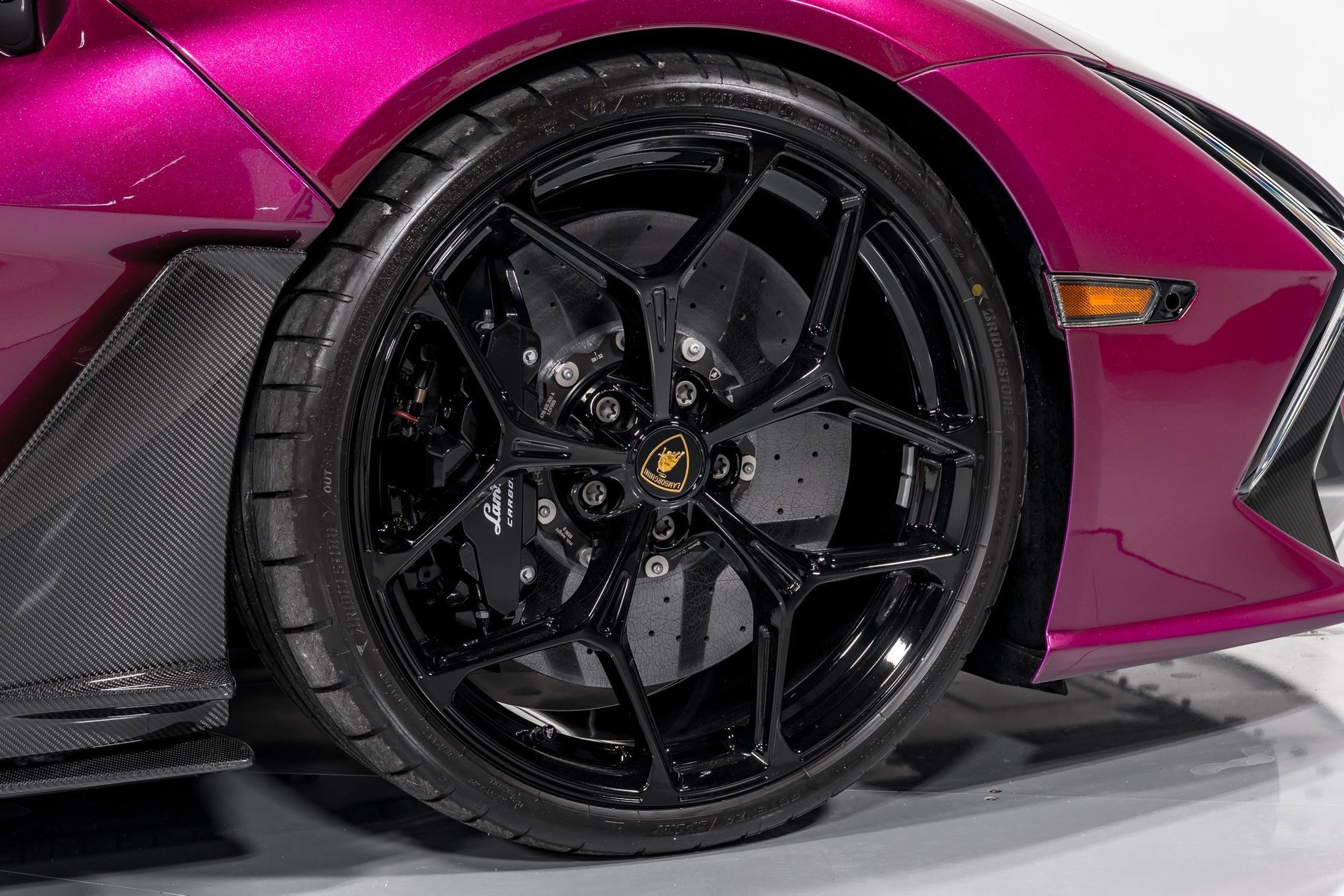 Used 2024 Lamborghini Revuelto image 40