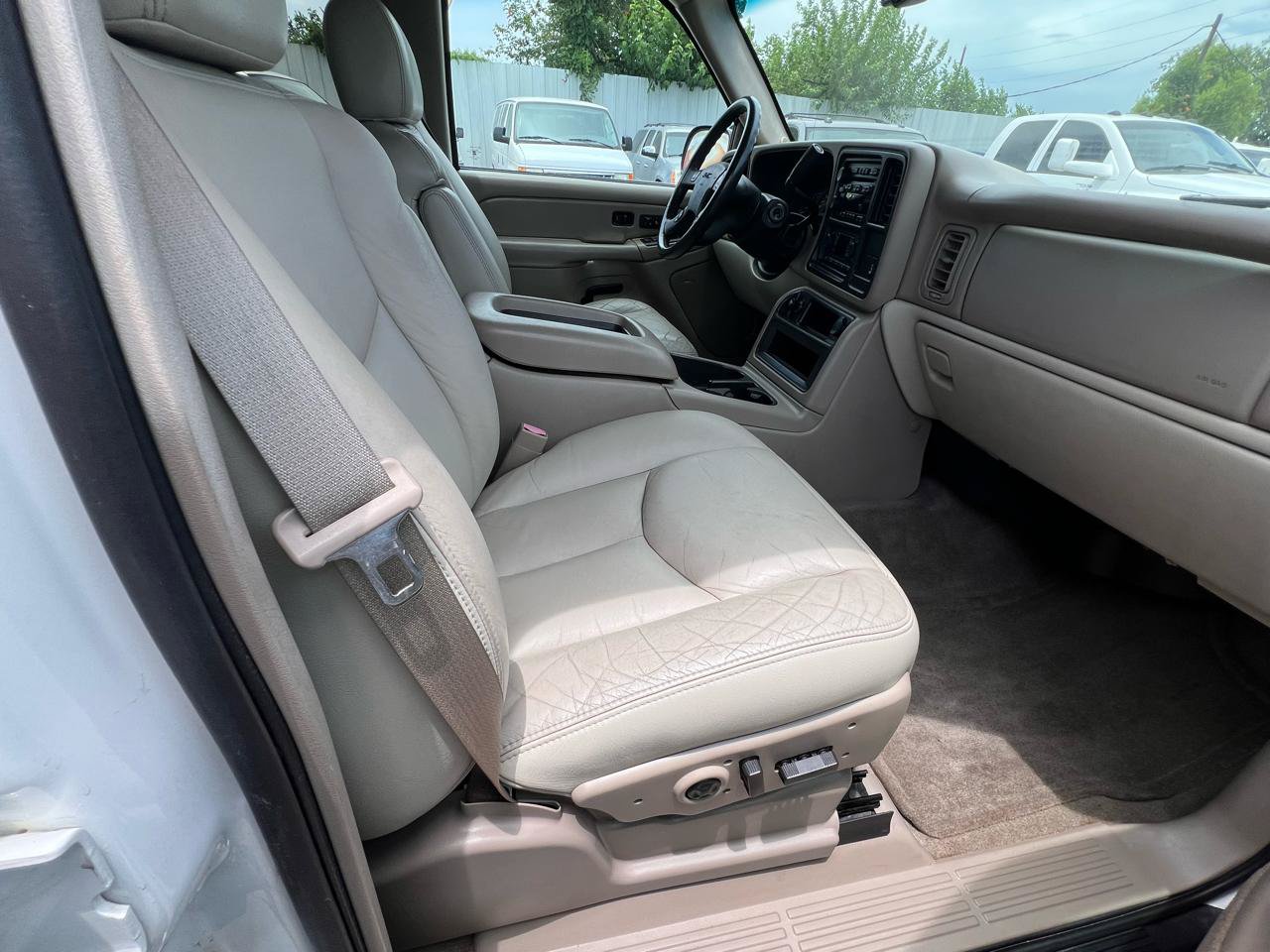 Used 2004 GMC Yukon XL SLT w/ Preferred Equipment Group RWD image 18
