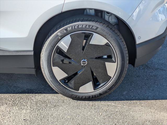 New 2025 Volvo EX30 Ultra w/ Protection Package Premier AWD/4WD image 6