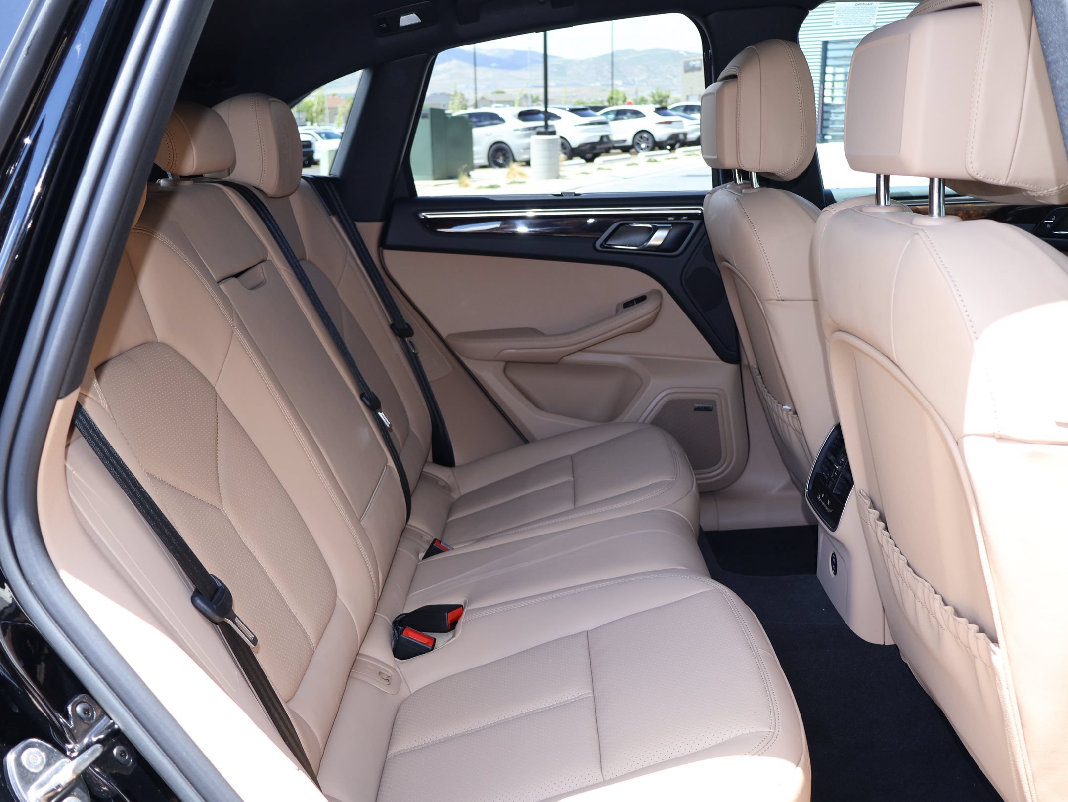 New 2026 Porsche Macan AWD/4WD image 25