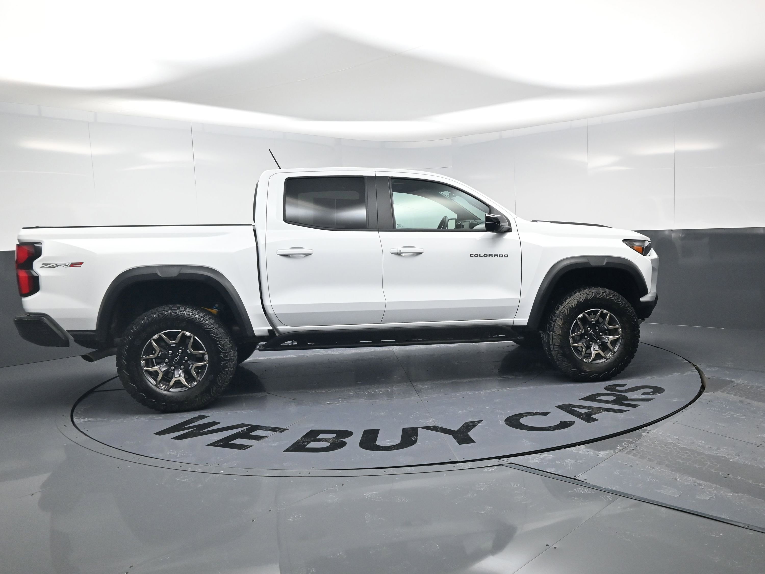 Used 2026 Chevrolet Colorado ZR2 w/ Technology Package AWD/4WD image 10