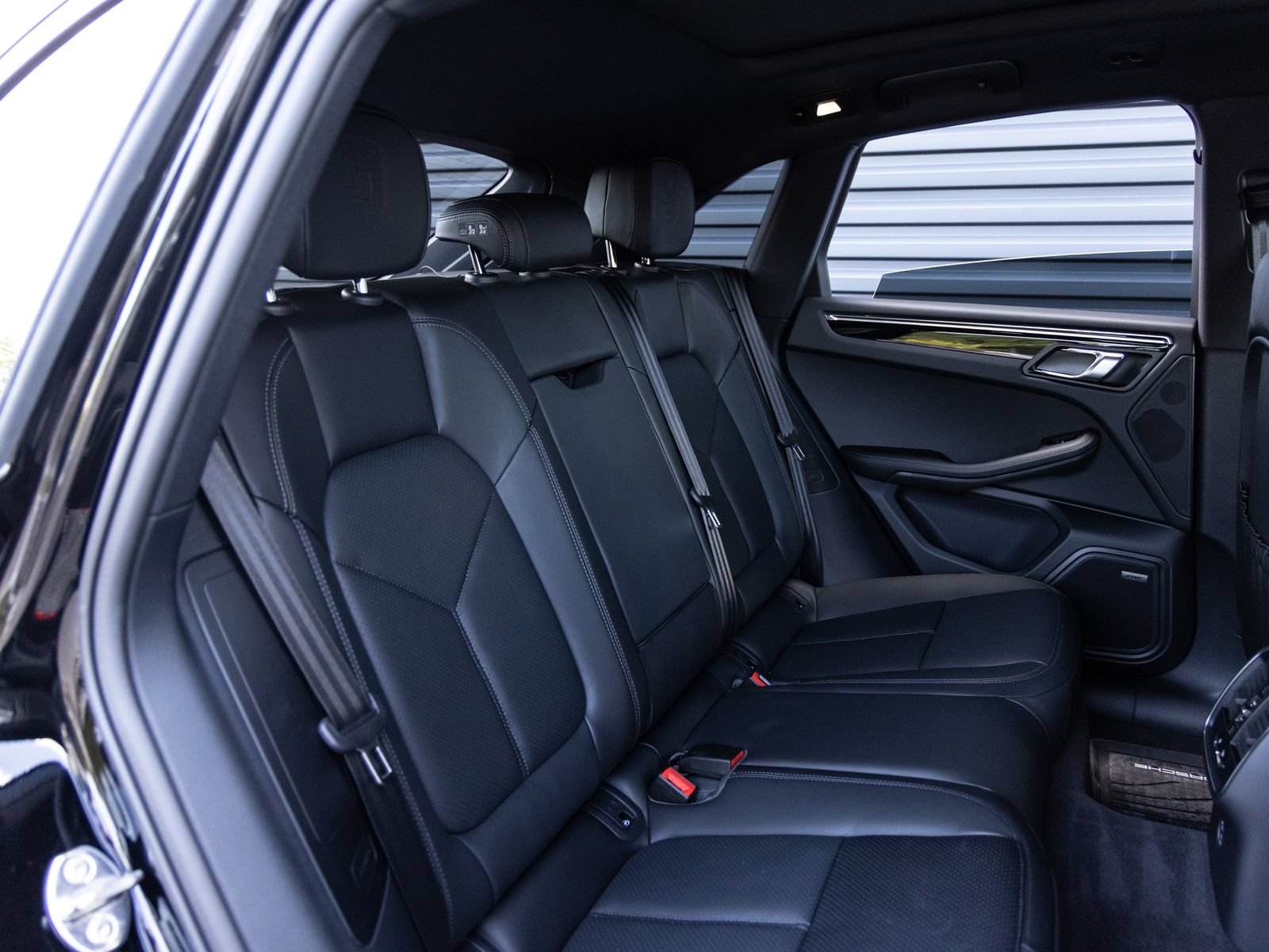 Certified 2026 Porsche Macan AWD/4WD image 29