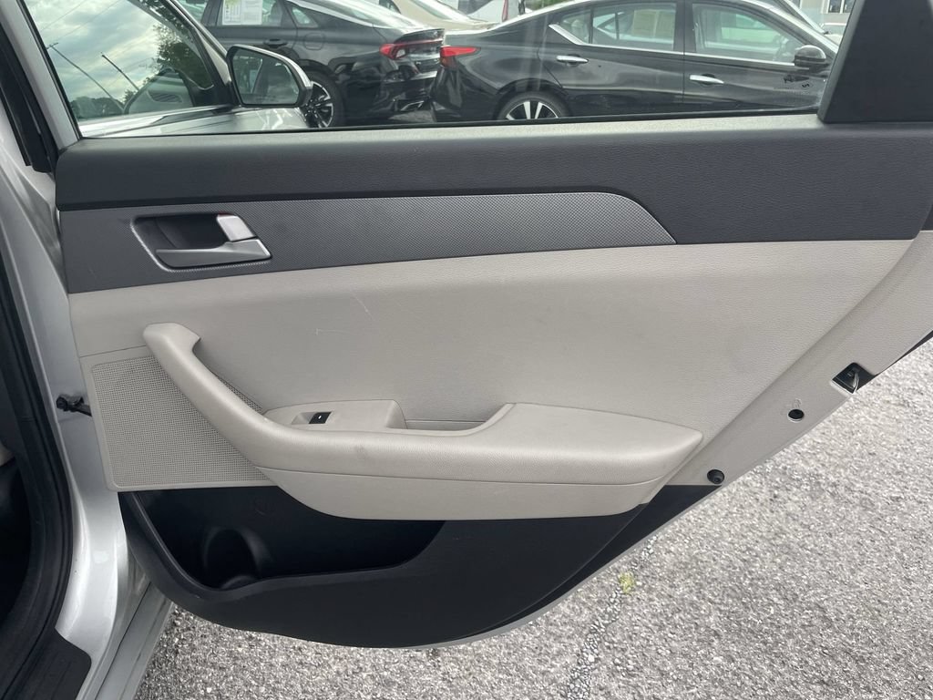 Used 2017 Hyundai Sonata SE FWD image 20