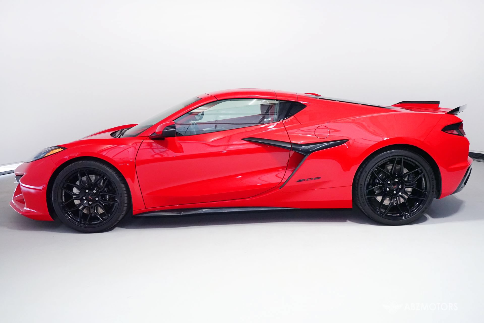 Used 2025 Chevrolet Corvette Z06 RWD image 4