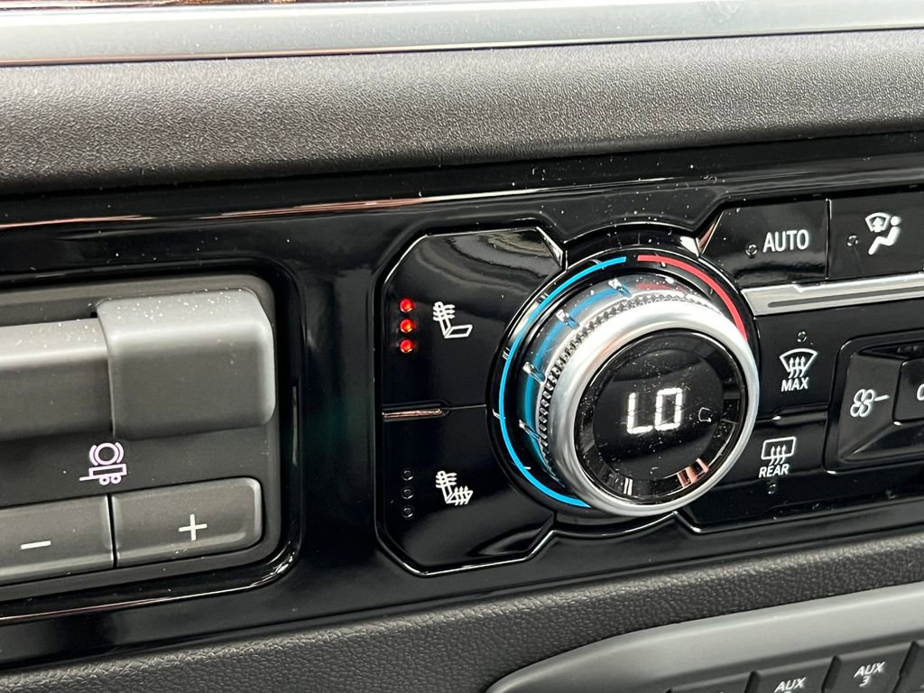 New 2026 GMC Sierra 3500 SLE w/ SLE Value Package image 32