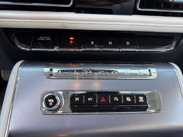 New 2026 Lincoln Aviator AWD w/ Jet Appearance Package image 33