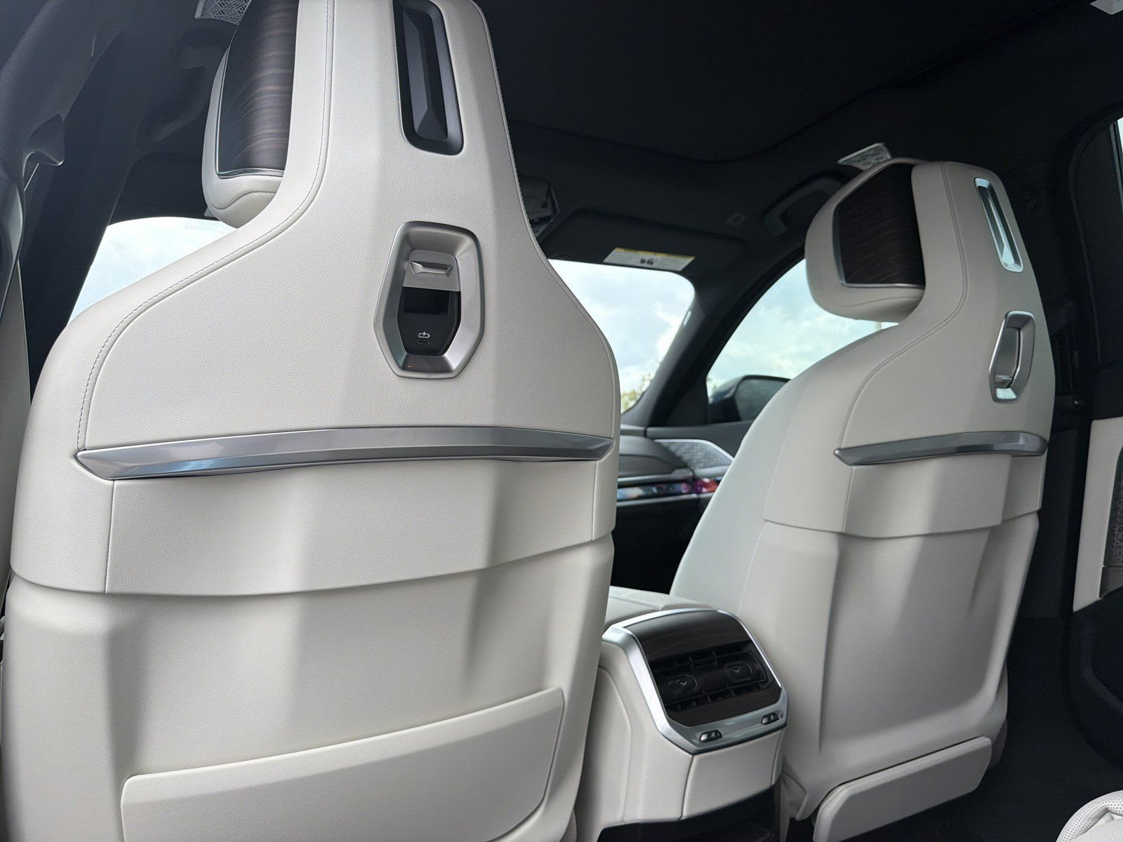 New 2026 BMW 760i xDrive AWD/4WD image 21
