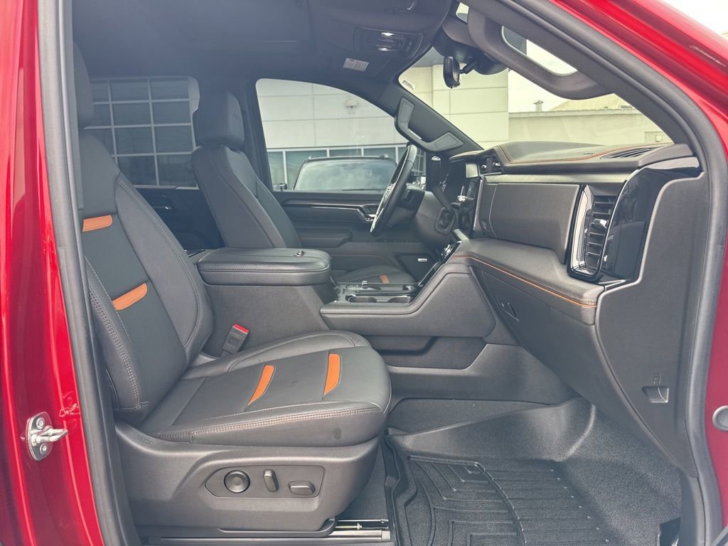 Used 2025 GMC Sierra 2500 AT4 w/ AT4 Premium Plus Package image 16