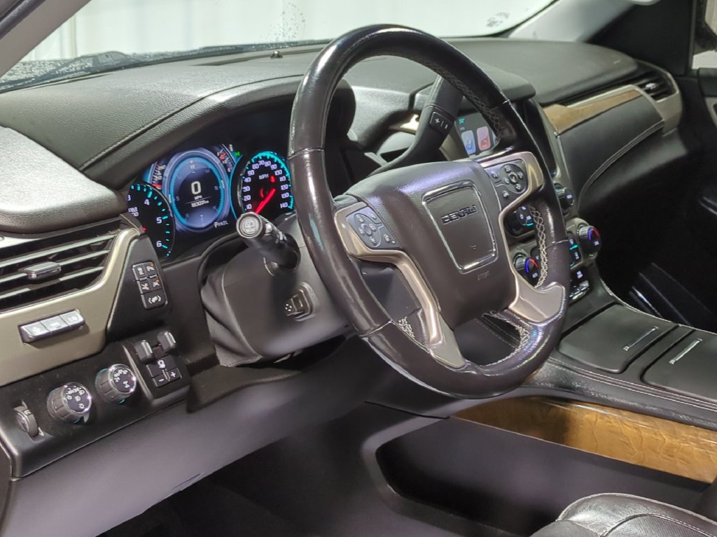 Used 2019 GMC Yukon Denali w/ Denali Ultimate Package AWD/4WD image 12