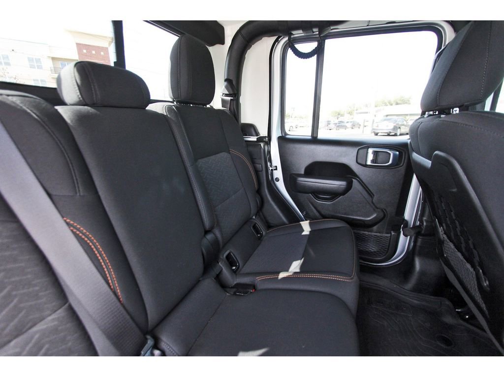 Used 2022 Jeep Gladiator Mojave w/ Cold Weather Group image 13