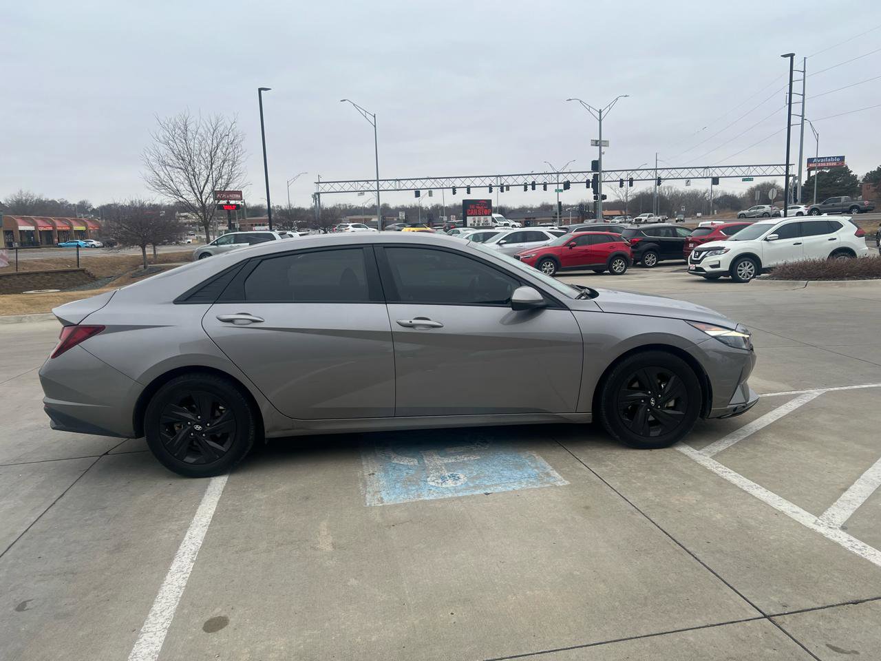 Used 2021 Hyundai Elantra SEL image 5