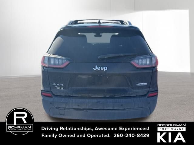 Used 2019 Jeep Cherokee Latitude Plus w/ Comfort/Convenience Group image 3