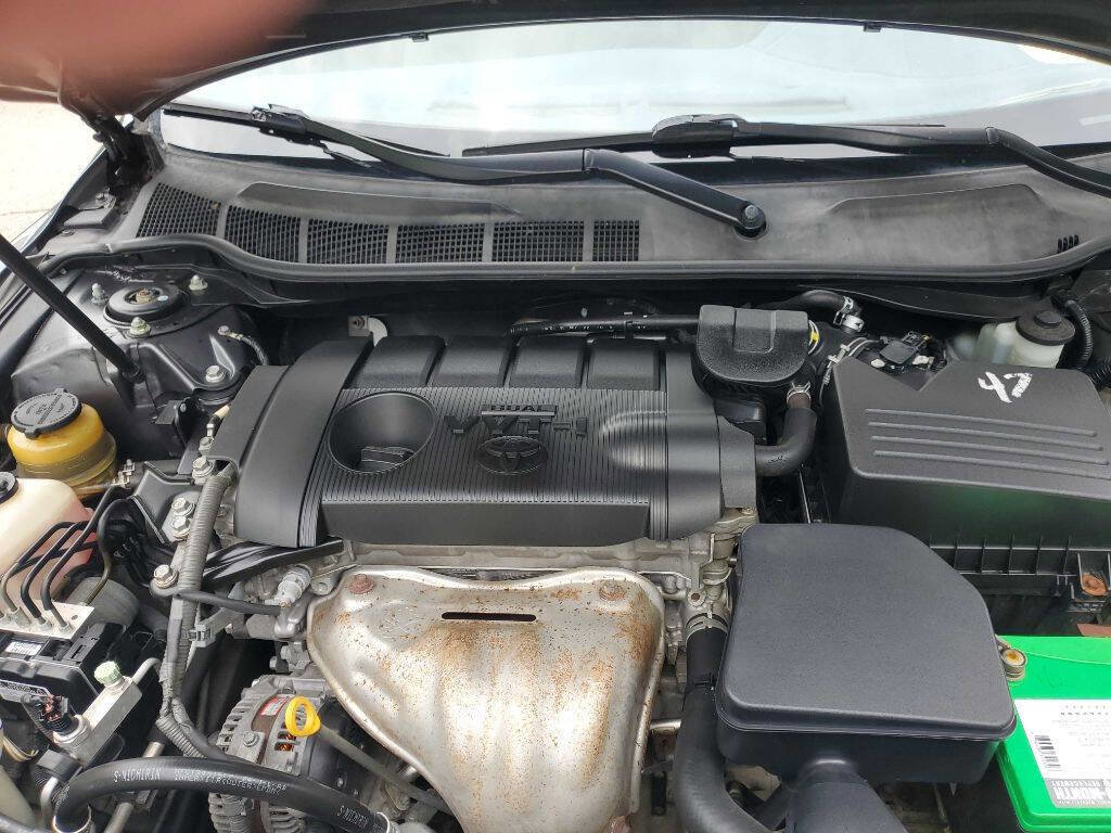 Used 2010 Toyota Camry LE image 6