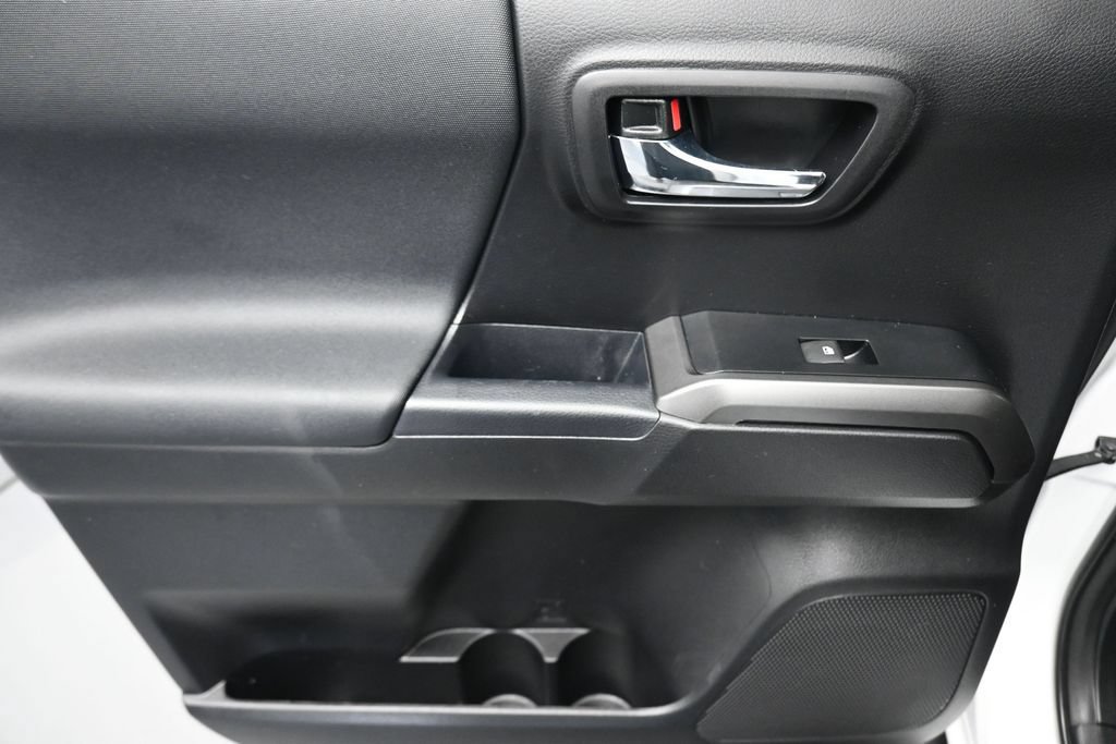 Used 2019 Toyota Tacoma TRD Off-Road AWD/4WD image 32
