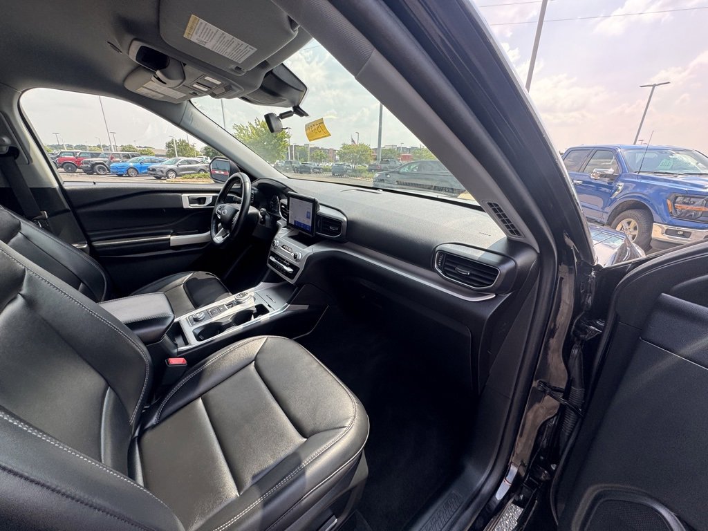 Used 2023 Ford Explorer XLT w/ Equipment Group 202A image 17